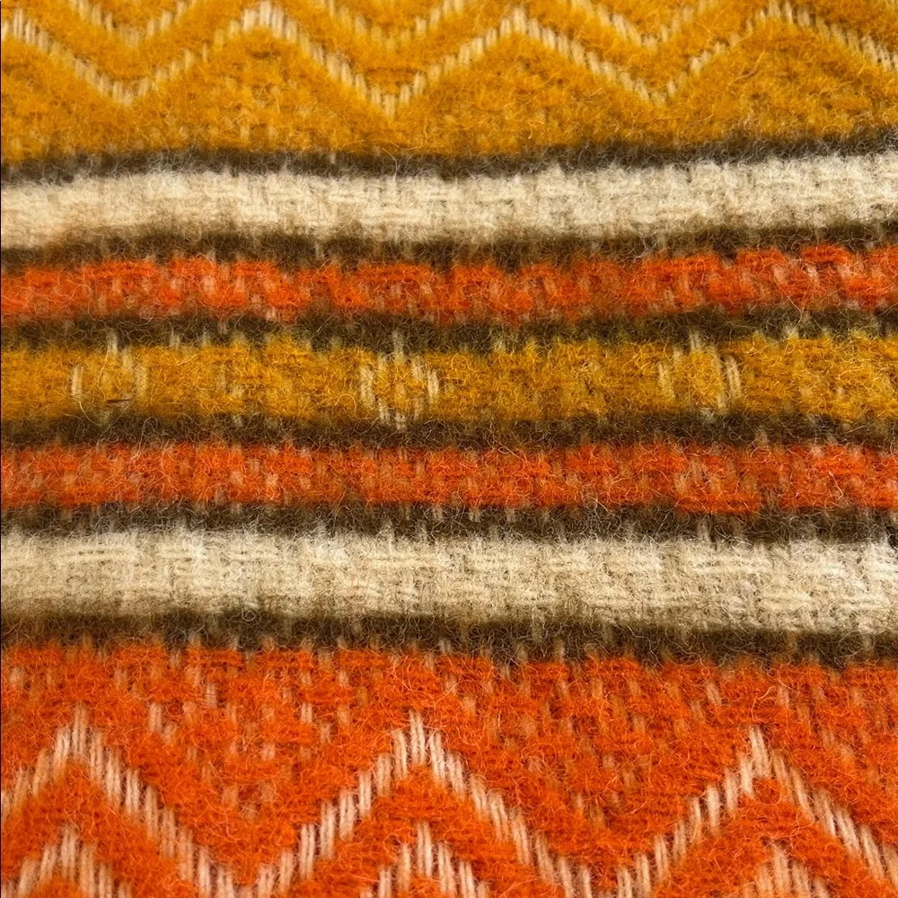 Vintage NEW IN ORIGINAL BOX FARIBO  Mesa wool blanket/throw. 50 x 60. 100% WOOL - Picture 10 of 10